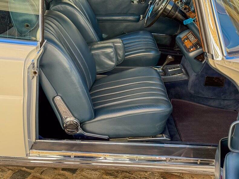 Bild 34/50 von Mercedes-Benz 280 SE 3,5 (1971)