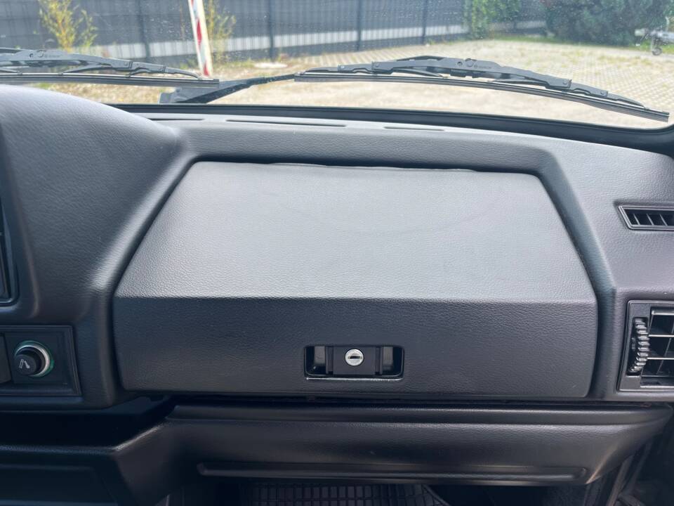 Image 36/78 de Volkswagen Golf Mk I Convertible 1.8 (1989)