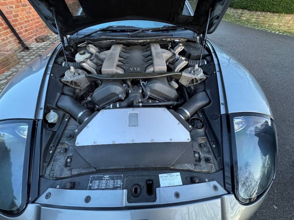 Image 28/29 of Aston Martin V12 Vanquish (2002)