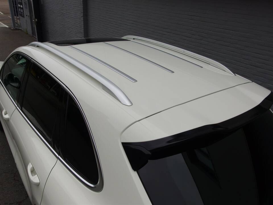 Bild 42/99 von Porsche Cayenne S (2010)
