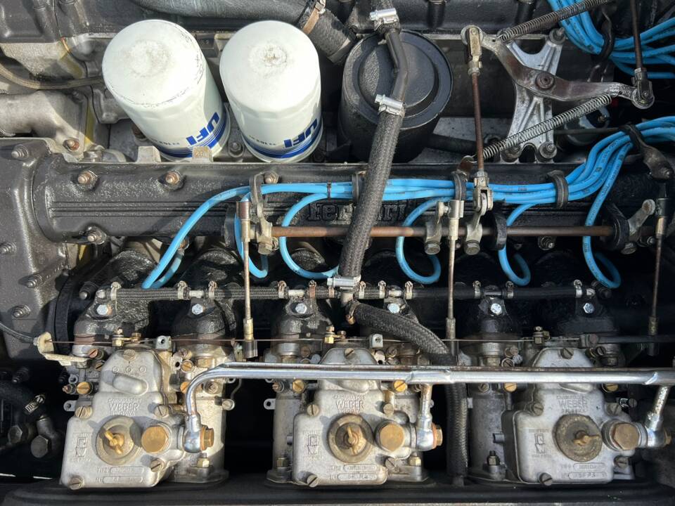 Bild 35/54 von Ferrari 365 GT4 2+2 (1975)