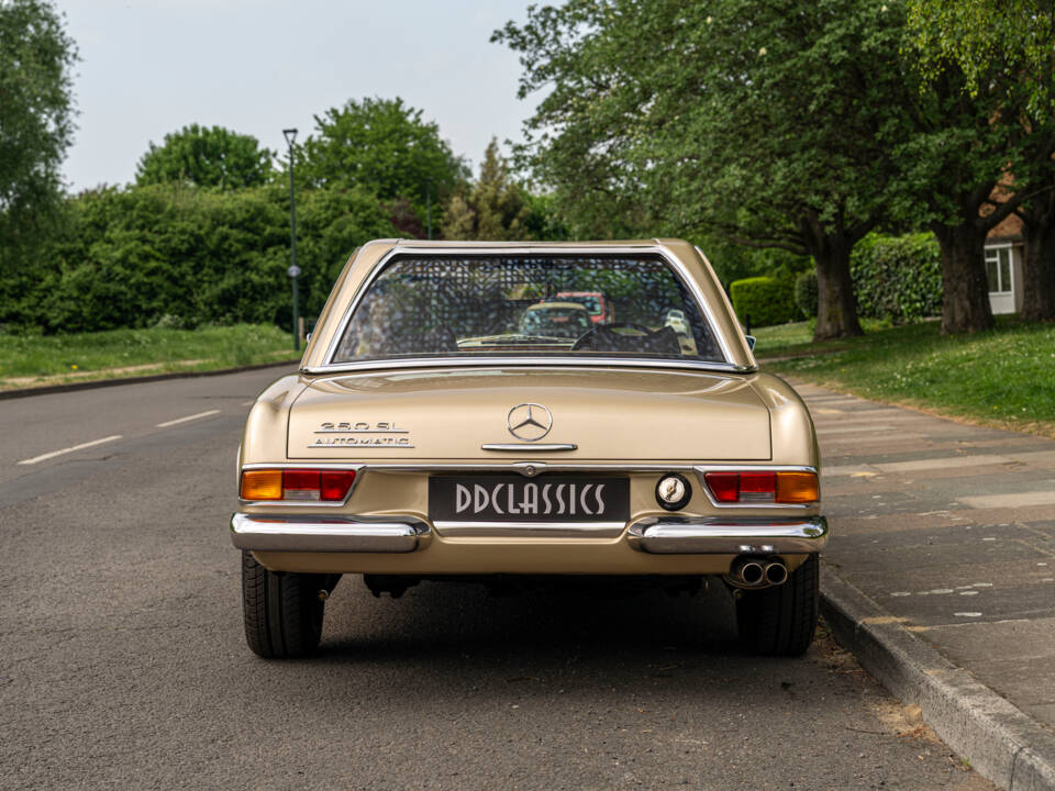 Image 6/21 of Mercedes-Benz 250 SL (1967)