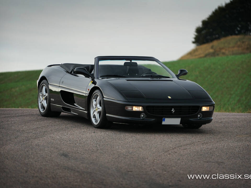 Imagen 11/33 de Ferrari F 355 Spider (1997)