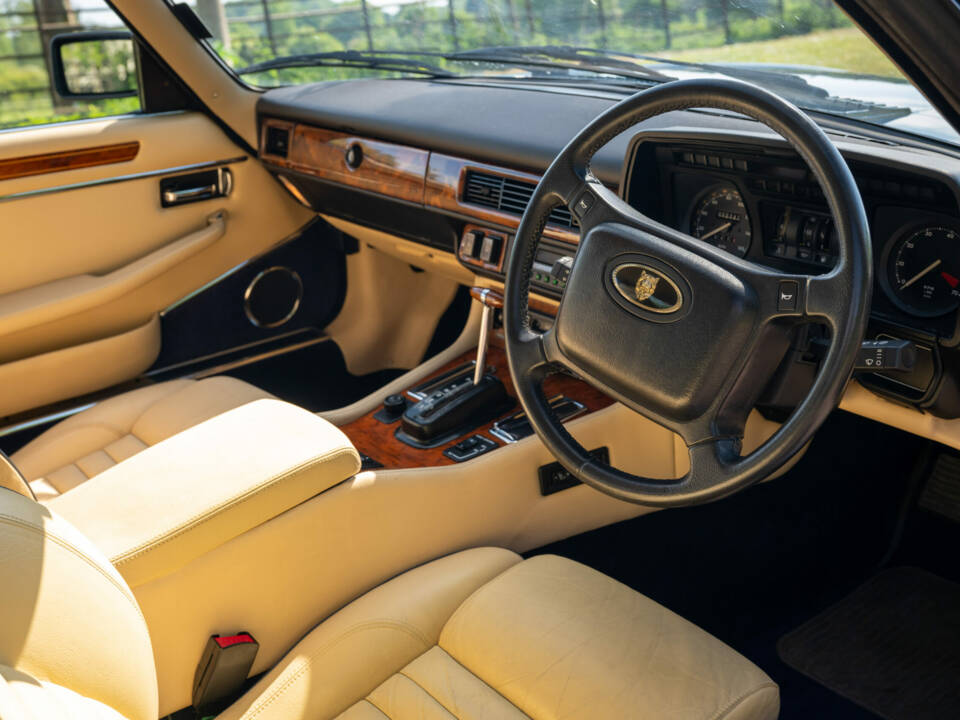 Image 7/11 of Jaguar XJS 5.3 V12 (1990)