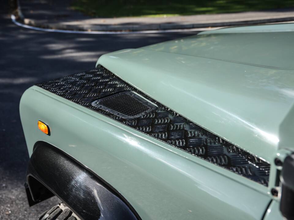 Image 19/21 de Land Rover Defender 90 Td5 (1999)