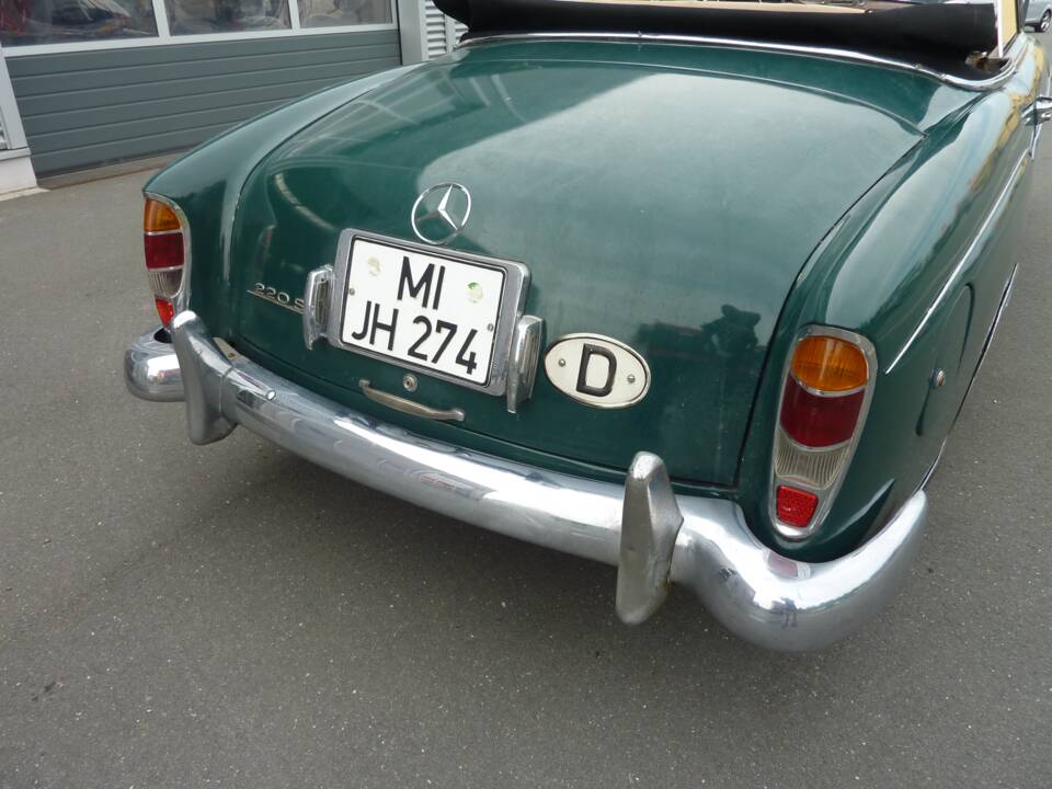 Image 3/17 de Mercedes-Benz 220 S Cabriolet (1956)