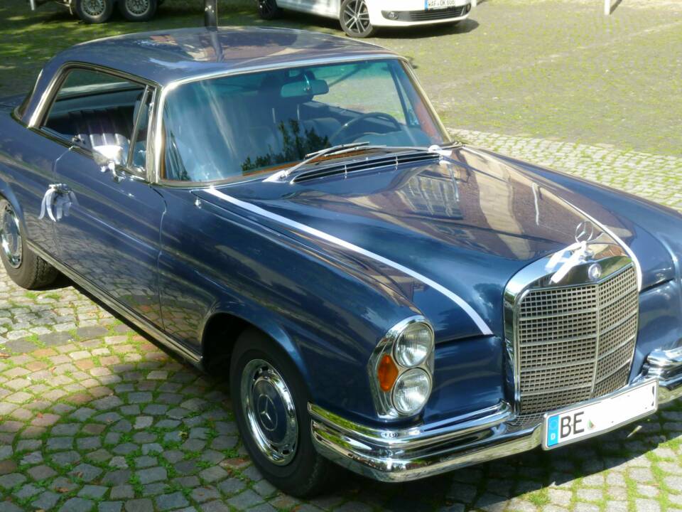 Afbeelding 5/32 van Mercedes-Benz 280 SE (1969)