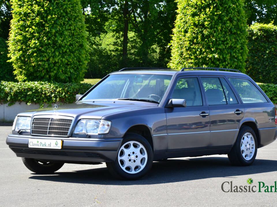 Bild 1/44 von Mercedes-Benz E 280 T (1994)