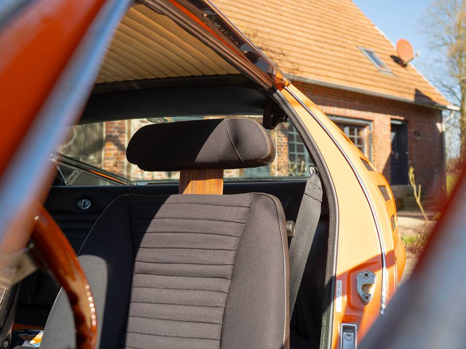 Image 27/50 de Alfa Romeo Montreal (1971)