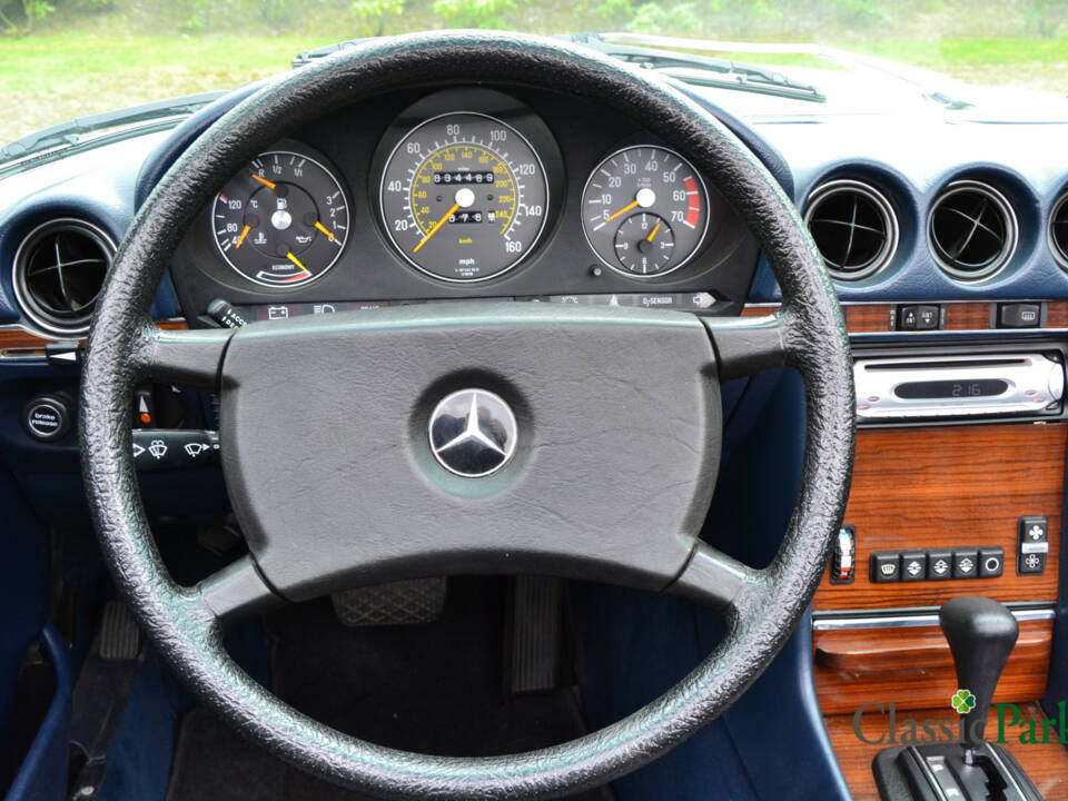 Image 33/50 of Mercedes-Benz 380 SL (1983)