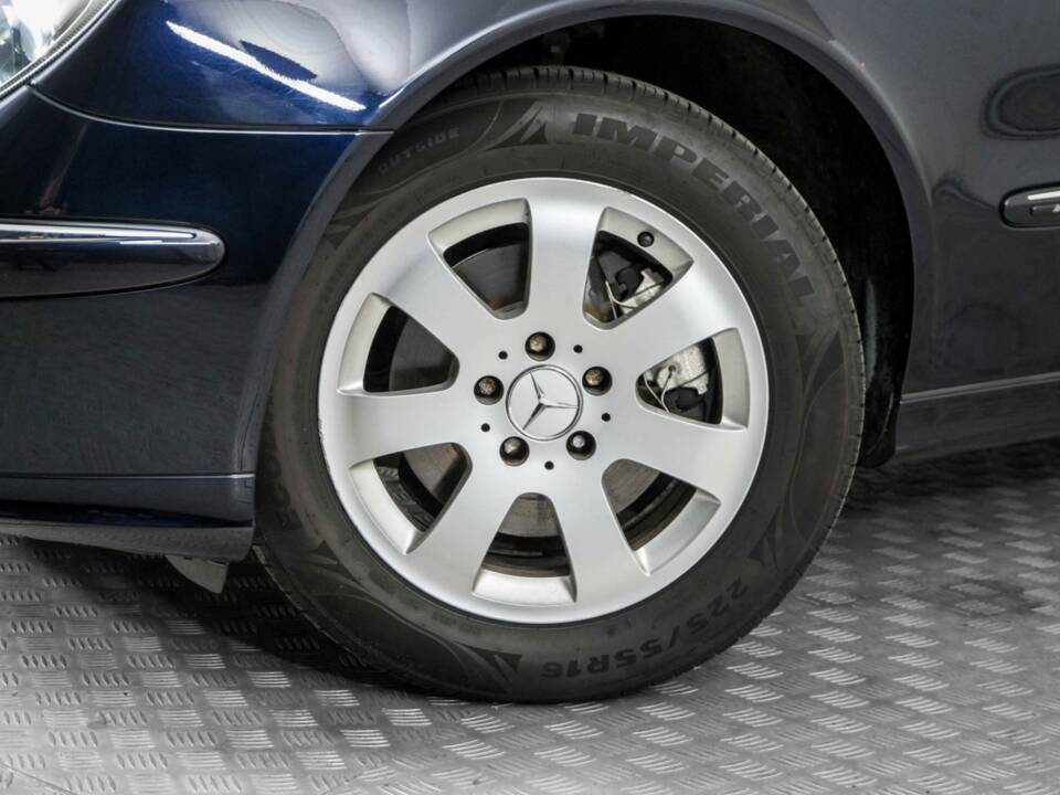 Bild 4/50 von Mercedes-Benz E 320 T 4MATIC (2004)