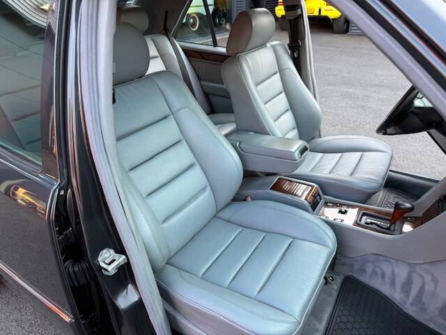 Image 14/24 de Mercedes-Benz E 500 (1994)
