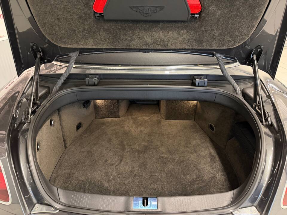 Image 12/22 of Bentley Continental GTC V8 S (2017)