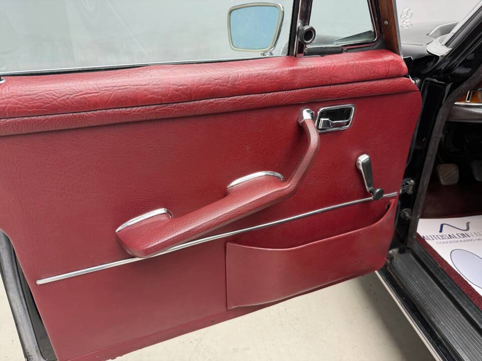 Bild 22/24 von Mercedes-Benz 280 S (1970)