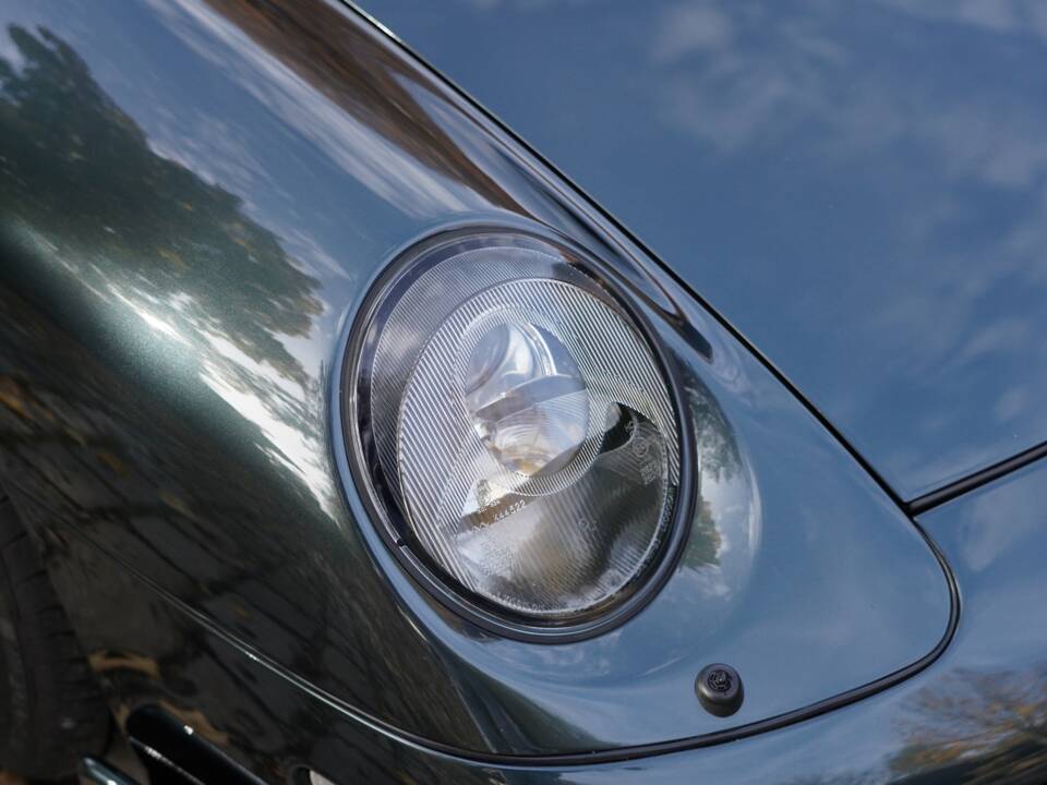 Imagen 17/17 de Porsche 911 Carrera (1995)