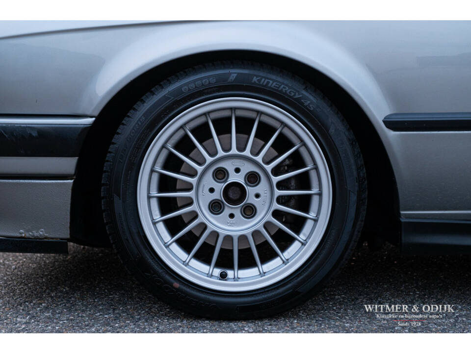 Image 39/50 de BMW 320i Touring (1989)