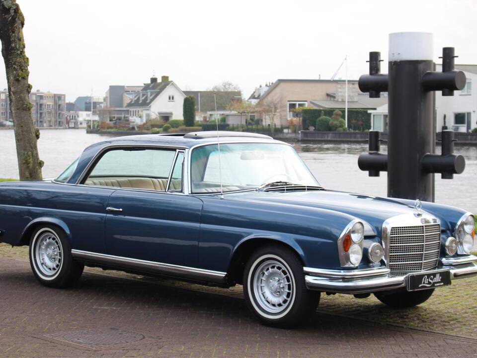 Image 1/27 de Mercedes-Benz 280 SE 3,5 (1971)