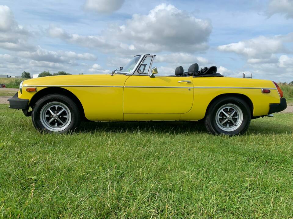 Image 6/8 de MG MGB (1980)