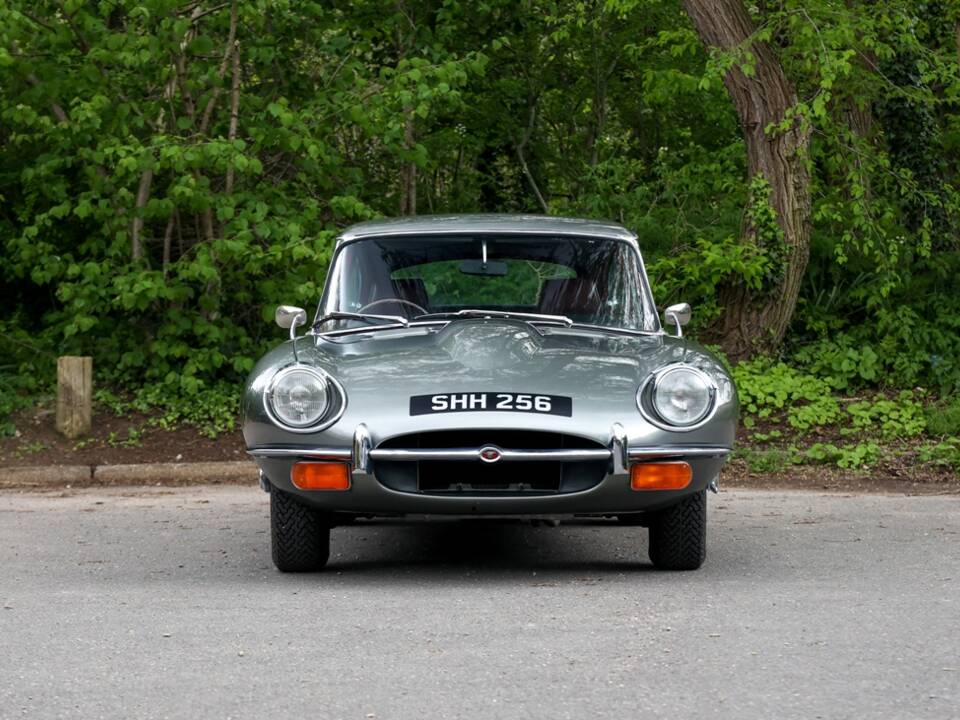 Image 6/19 of Jaguar Type E (2+2) (1969)