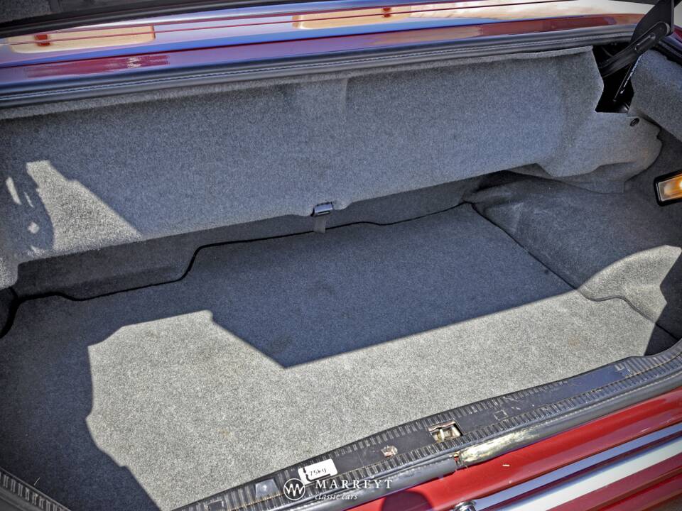 Bild 71/79 von Mercedes-Benz E 220 (1996)