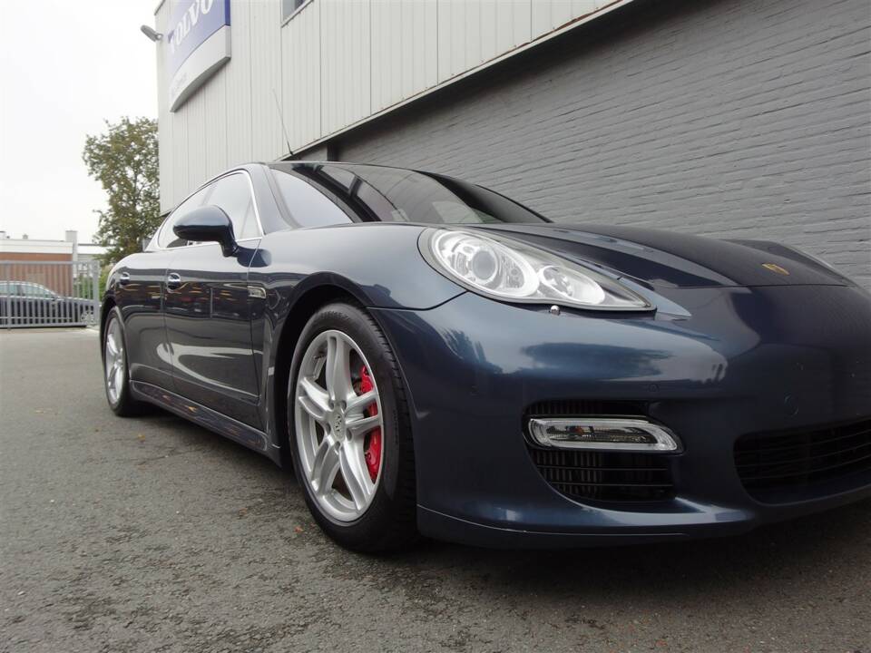 Bild 22/99 von Porsche Panamera Turbo (2009)