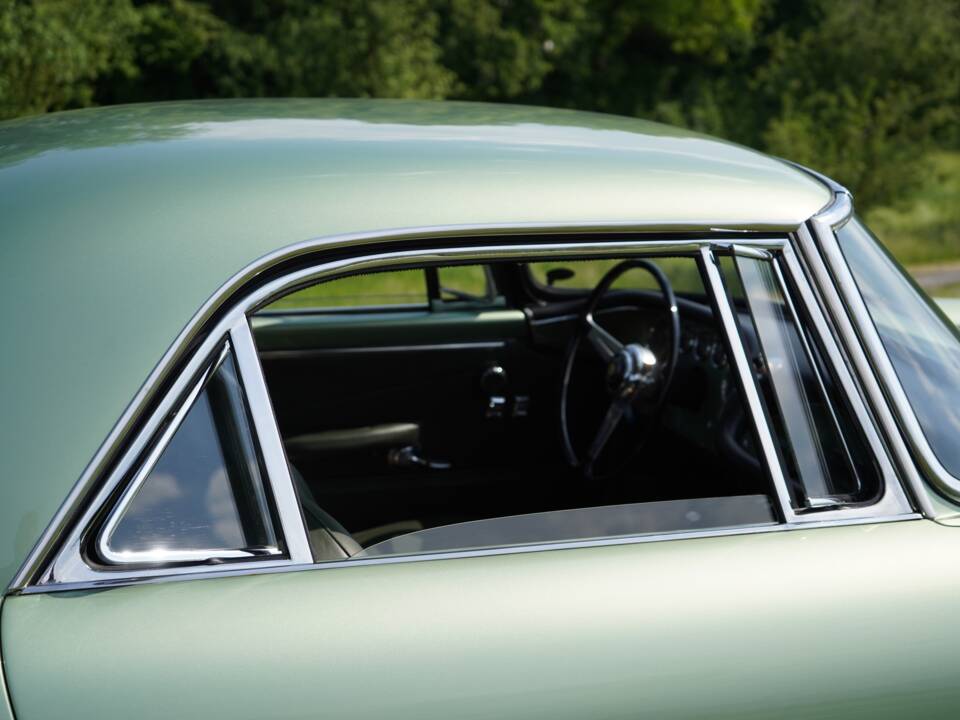 Image 38/75 of Maserati 3500 GT Touring (1961)