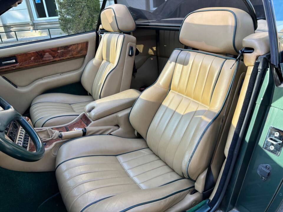 Immagine 7/10 di Aston Martin Virage Volante (1994)