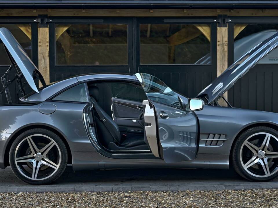 Image 23/50 of Mercedes-Benz SL 500 (2008)