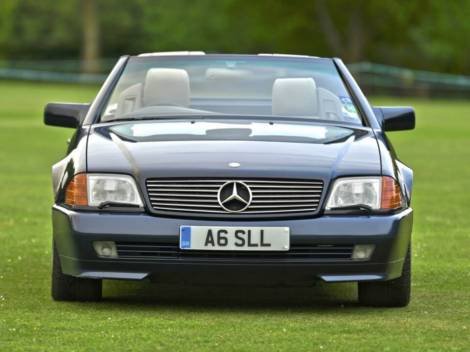 Image 4/50 of Mercedes-Benz SL 500 (1995)