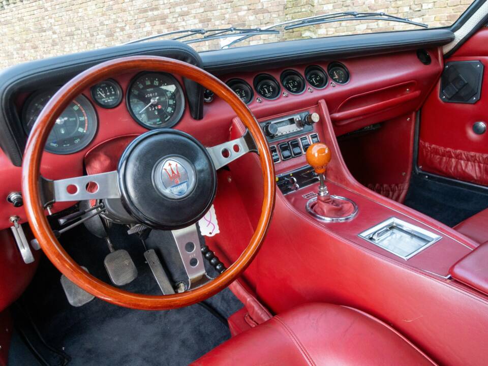 Image 3/50 of Maserati Indy 4900 (1971)