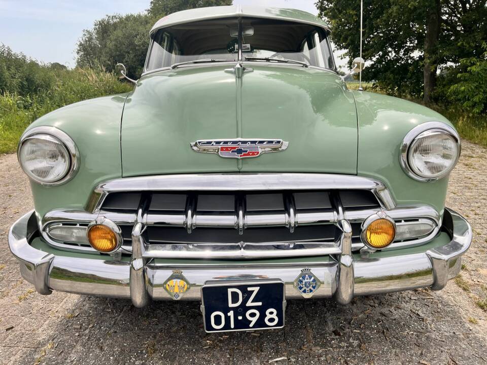 Image 4/8 of Chevrolet Deluxe Styleline (1952)