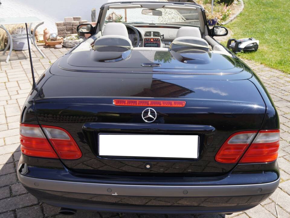 Bild 14/17 von Mercedes-Benz CLK 320 (1998)