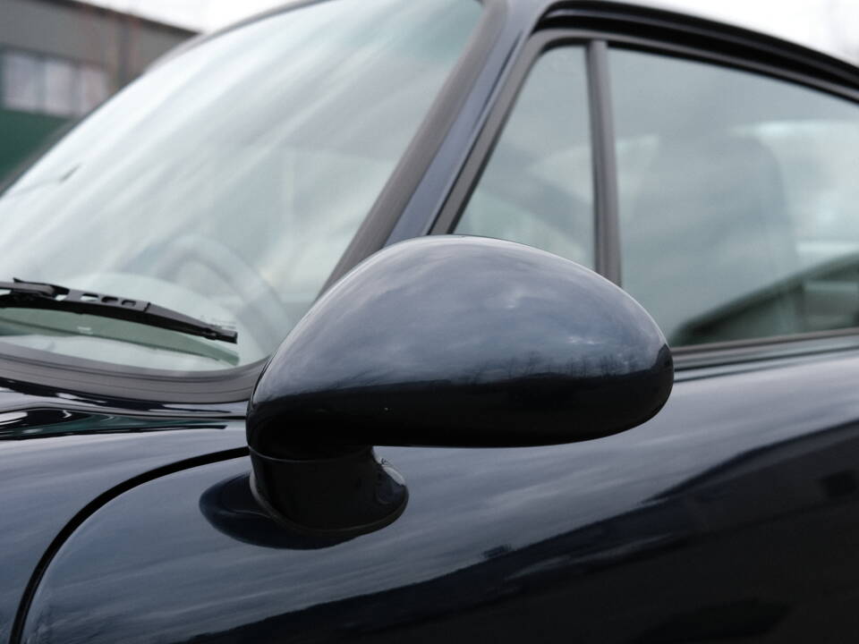 Image 22/97 of Porsche 911 Carrera 4 (1991)