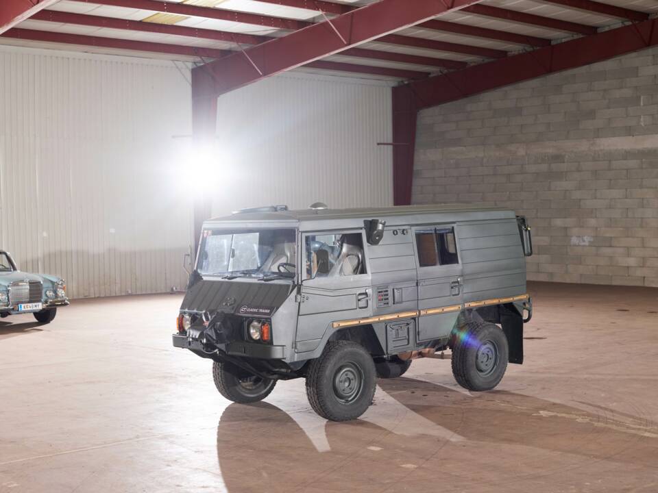 Image 19/68 of Steyr-Puch Pinzgauer 710 K (1973)