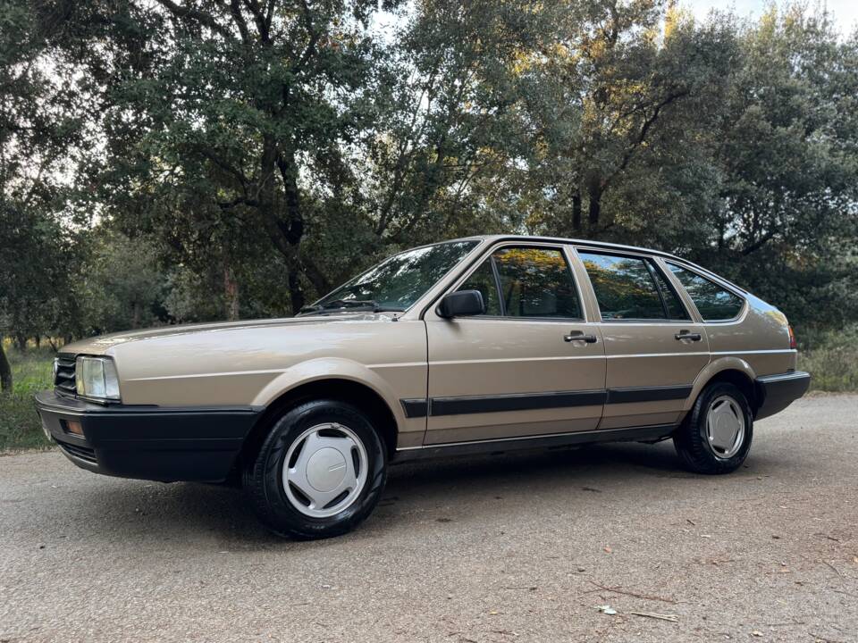Image 6/57 of Volkswagen Passat 2.0 (1987)