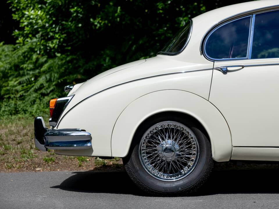 Image 29/50 de Jaguar Mk II 2.4 (1967)