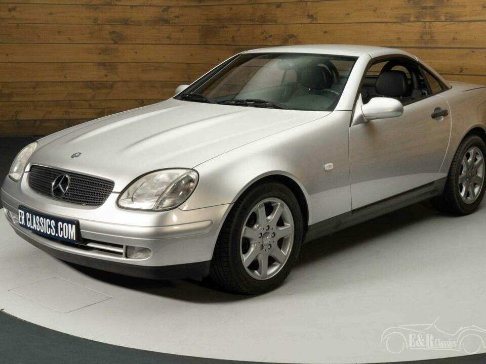 Immagine 16/19 di Mercedes-Benz SLK 230 Kompressor (1999)