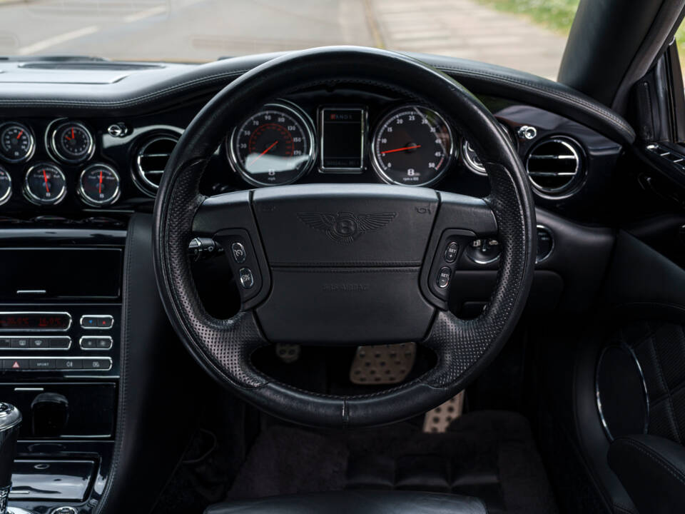 Image 15/27 of Bentley Brooklands (2008)