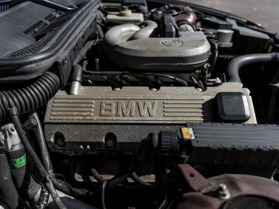 Immagine 17/23 di BMW 318i (1995)