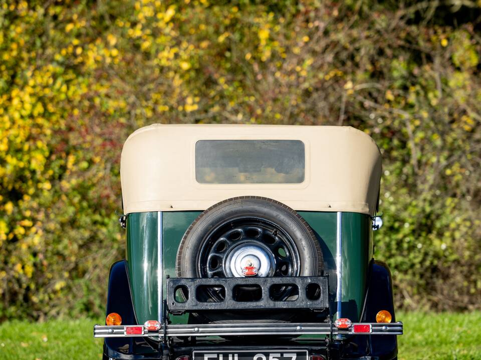 Image 20/50 of Morris Eight (1937)