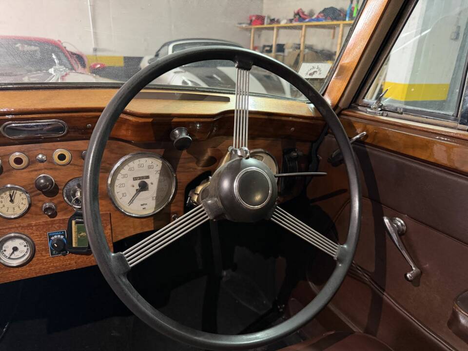Image 2/8 of Daimler DB 18 Consort (1953)