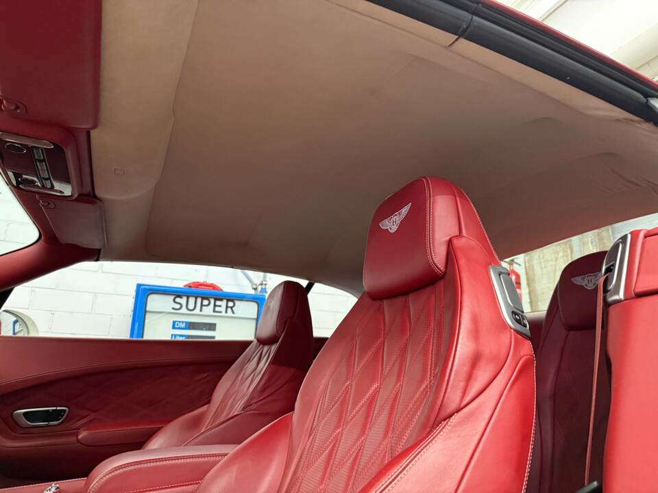 Image 13/20 of Bentley Continental GTC V8 (2012)