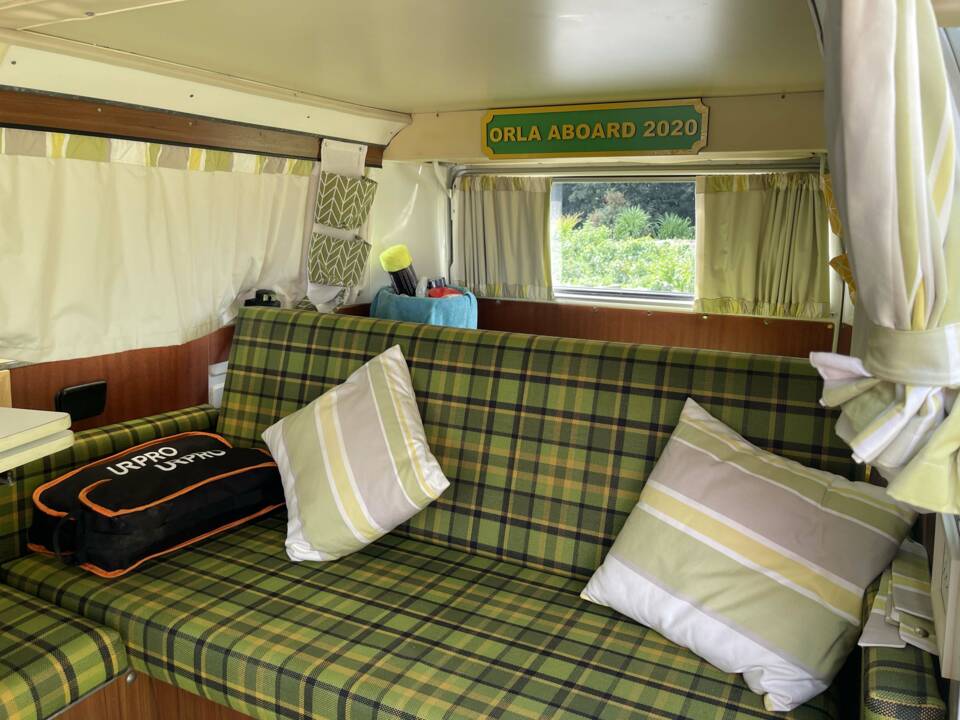 Bild 9/12 von Volkswagen T2b Westfalia (1975)