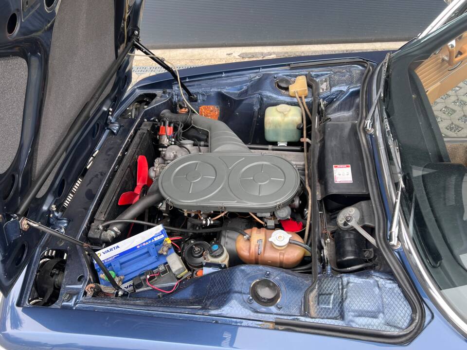 Image 17/28 of BMW 3.0 CS (1975)