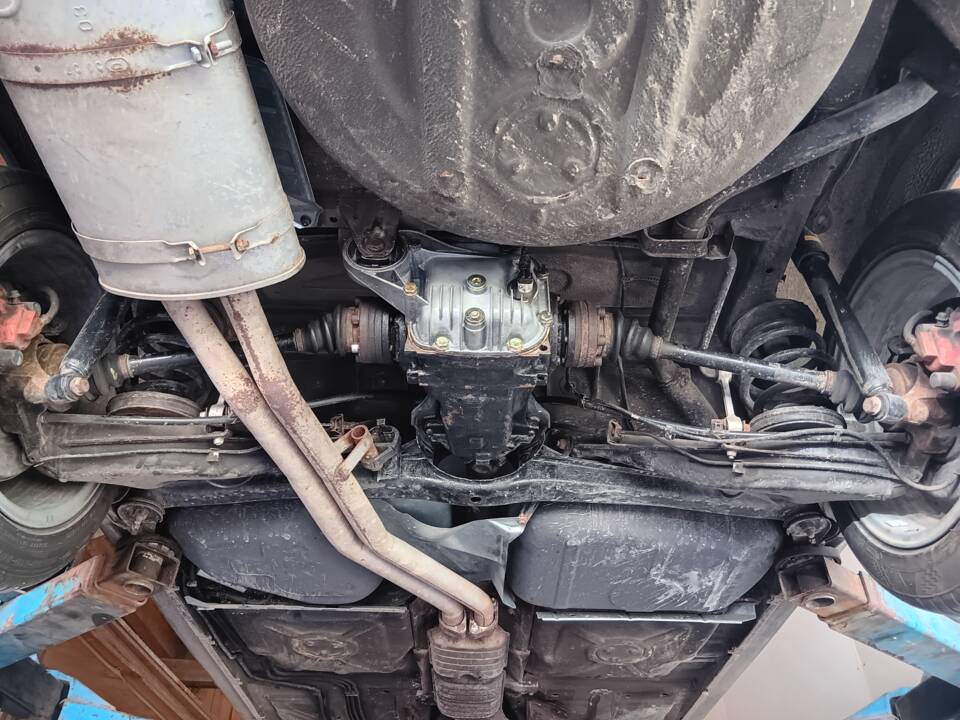 Image 14/21 of BMW 325i Touring (1989)