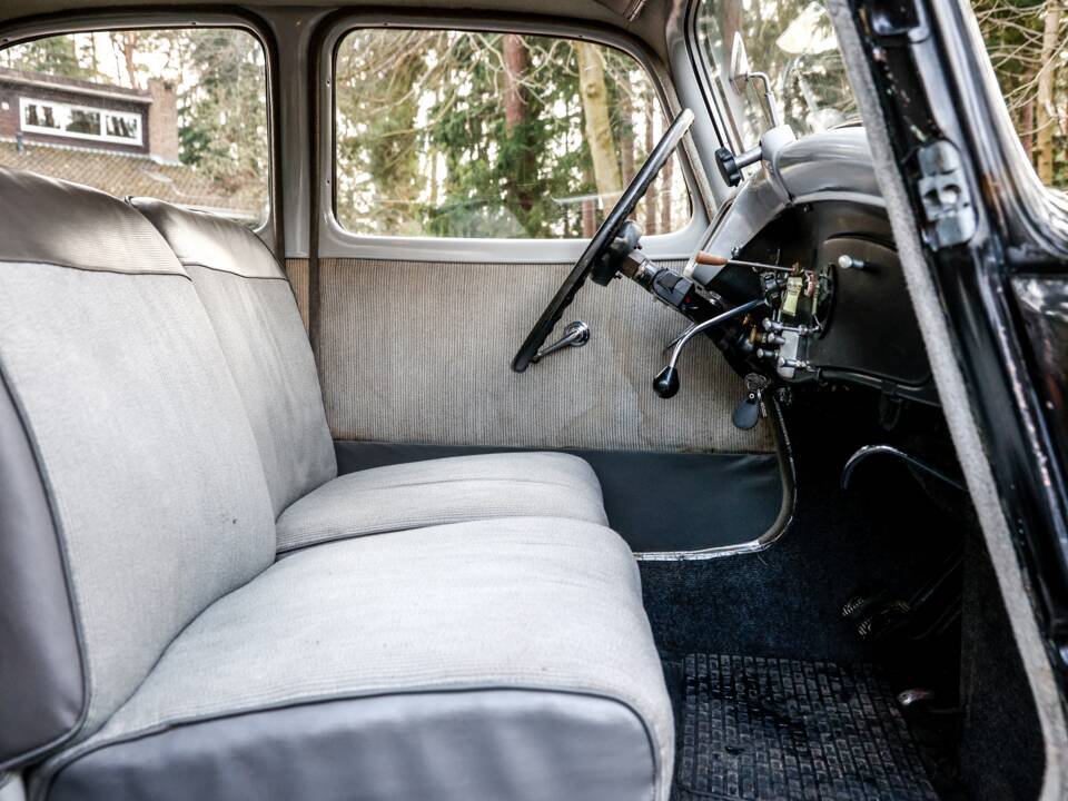 Immagine 26/37 di Citroën Traction Avant 11 BL (1955)