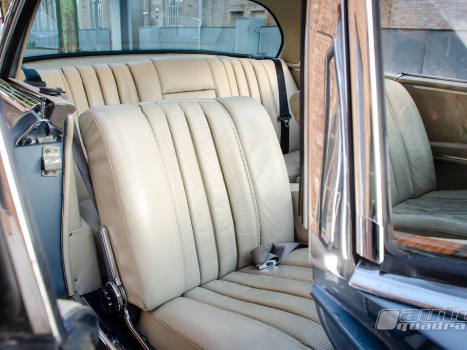 Afbeelding 13/18 van Mercedes-Benz 280 SE 3,5 (1973)