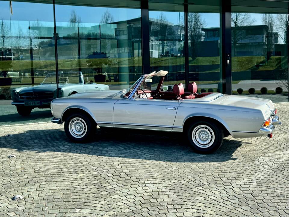 Afbeelding 8/23 van Mercedes-Benz 280 SL (1970)