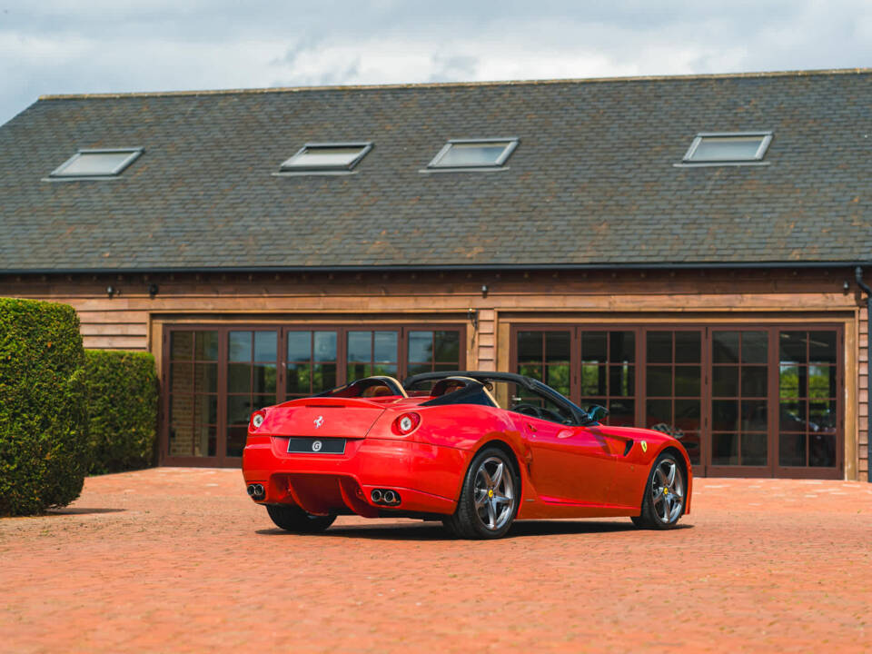 Image 7/25 of Ferrari 599 SA Aperta (2012)