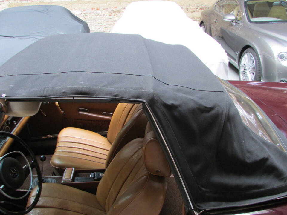Image 15/23 of Mercedes-Benz 280 SL (1969)